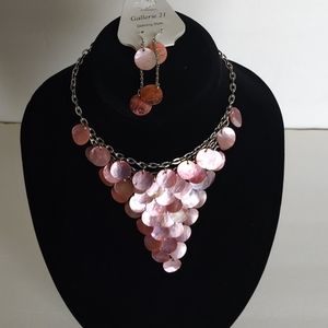 Galleria 21 Shell Necklace and Earrings